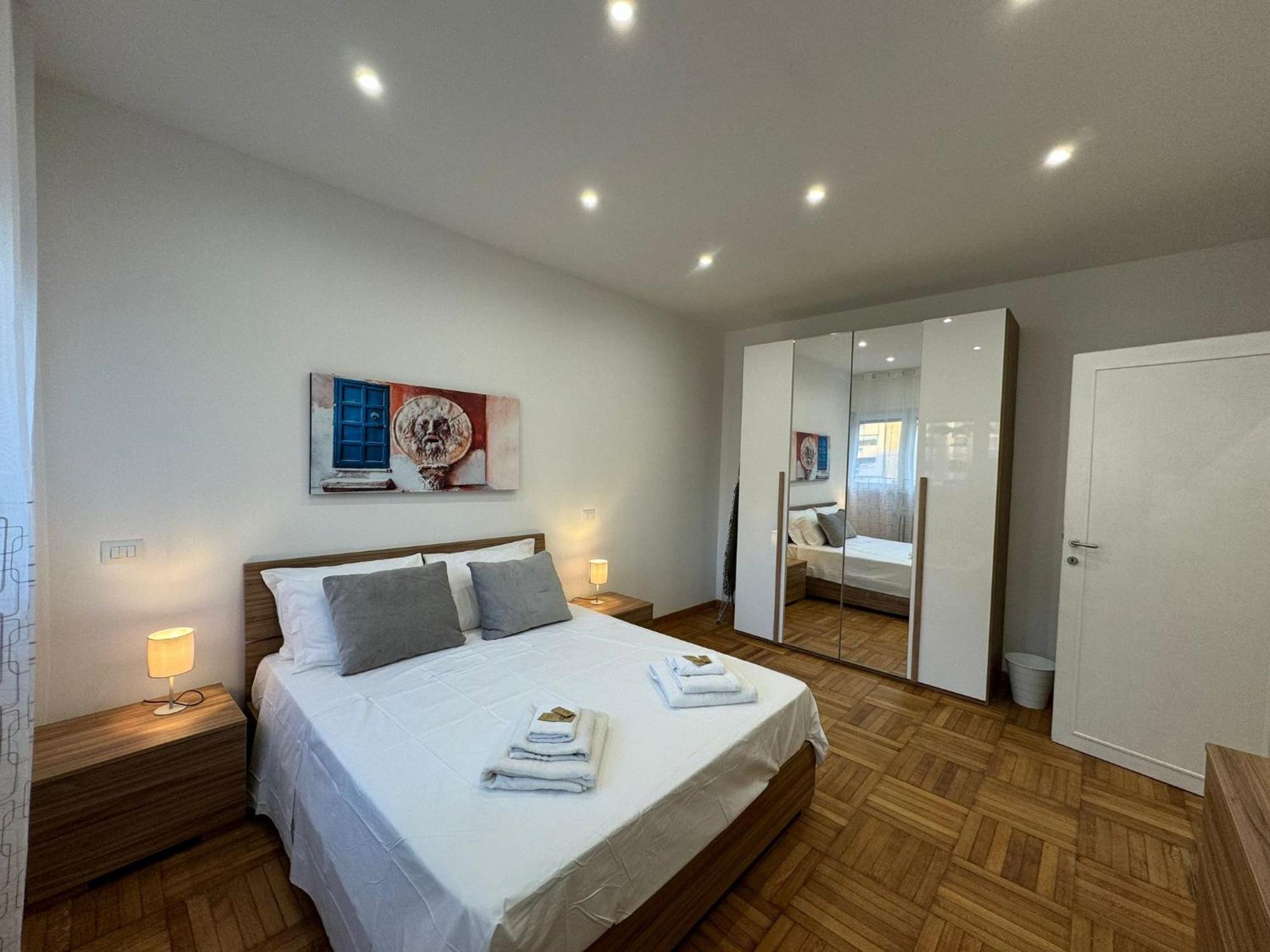 Apartment Chic&spacious Nest In *